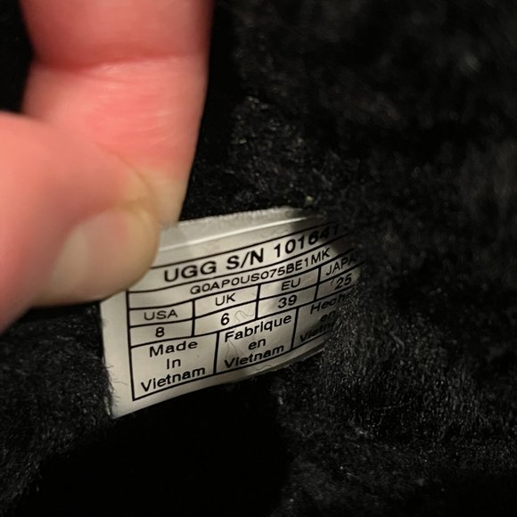 Uggs Boots - Black - Picture 5 of 5